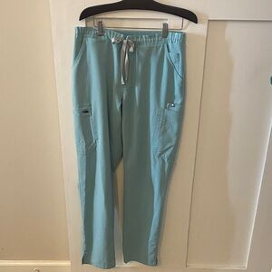 Figs brand jade green women’s M cargo scrub pants. Great condition.